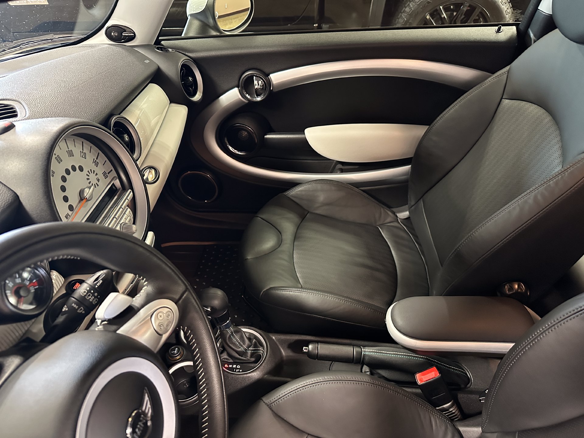 Used 2010 MINI Cooper S FWD image 32