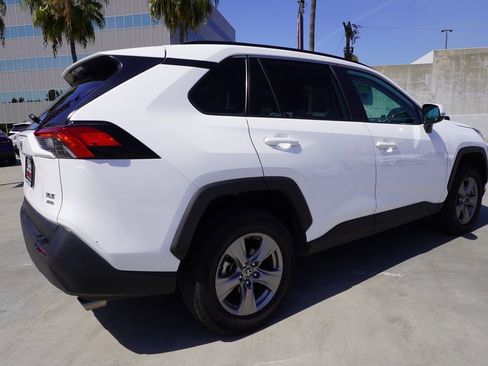 Used 2025 Toyota RAV4 XLE w/ Convenience Package image 7