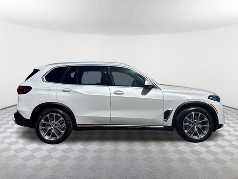 Certified 2024 BMW X5 xDrive50e w/ Premium Package AWD/4WD image 3