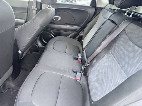 Used 2018 Kia Soul + FWD image 19