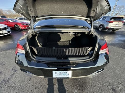 Used 2023 Hyundai Elantra SEL w/ Preferred Accessory Package image 22