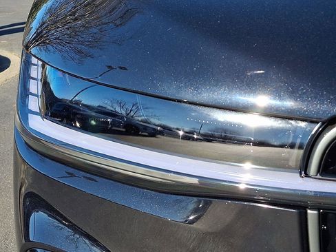 Used 2024 Lincoln Nautilus Reserve w/ Equipment Group 203A image 9