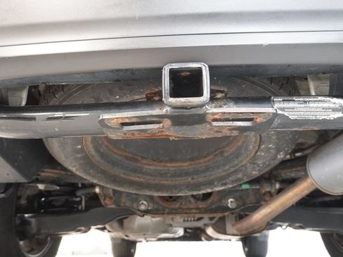 Used 2019 Toyota Highlander LE AWD/4WD image 11