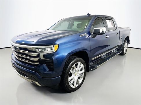 Used 2022 Chevrolet Silverado 1500 High Country w/ High Country Premium Package image 3