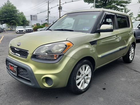Used 2013 Kia Soul + w/ Audio Pkg FWD image 8