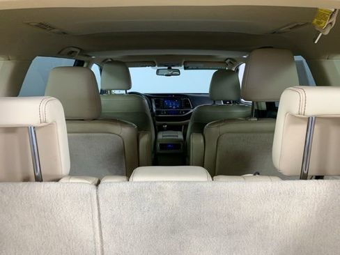 Used 2014 Toyota Highlander Limited image 15