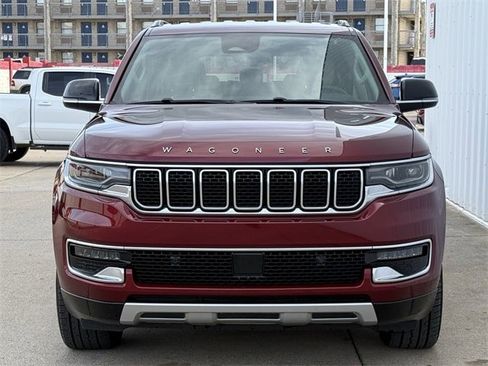 Used 2024 Jeep Wagoneer L Series II image 7
