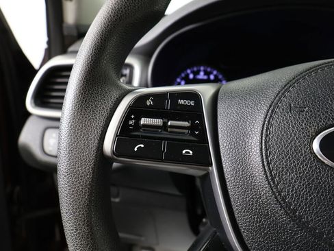 Used 2019 Kia Sorento LX image 35