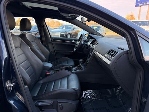 Used 2017 Volkswagen GTI SE image 24