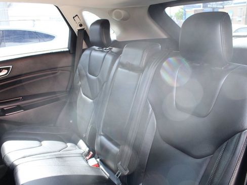 Used 2017 Ford Edge Titanium w/ Technology Package FWD image 14