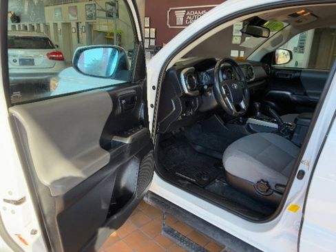 Used 2019 Toyota Tacoma SR5 image 13