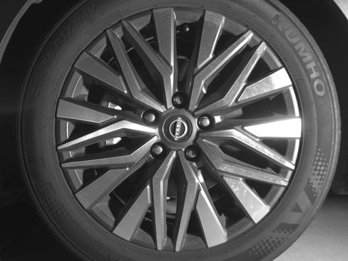 Used 2025 Nissan Altima 2.5 SV image 12