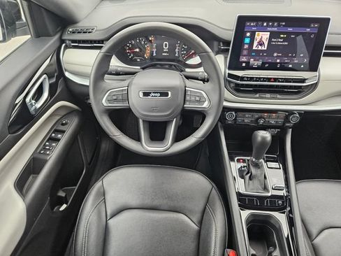 Used 2025 Jeep Compass Limited AWD/4WD image 26