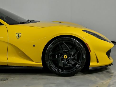 Used 2019 Ferrari 812 Superfast RWD image 15