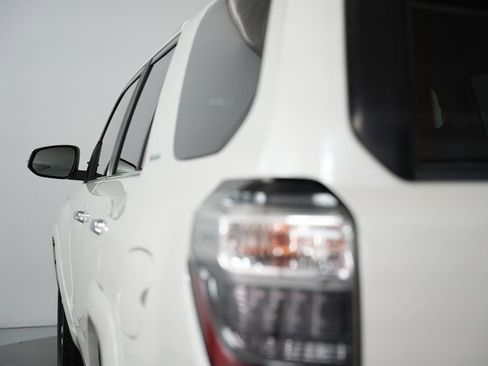 Used 2018 Toyota 4Runner Limited image 70