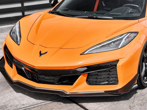 Used 2024 Chevrolet Corvette Z06 w/ Z07 Performance Package image 7