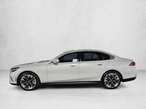 Certified 2026 BMW 530i w/ Premium Package RWD image 8