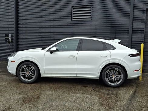 New 2025 Porsche Cayenne Coupe image 2