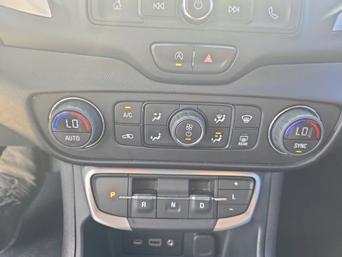 Used 2022 GMC Terrain SLE w/ Driver Convenience Package FWD image 25