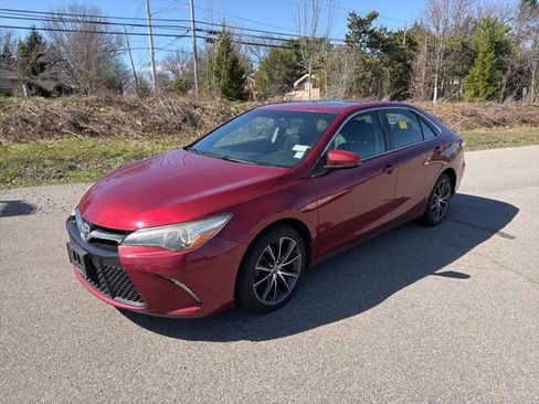 Used 2015 Toyota Camry XSE w/ Moonroof Package image 1