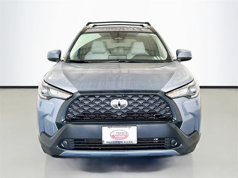 Used 2023 Toyota Corolla Cross LE image 2