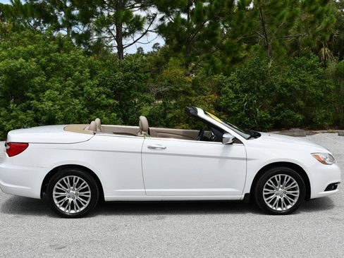 Used 2012 Chrysler 200 Limited FWD image 7