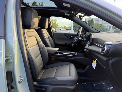 Used 2025 Chevrolet Equinox LT w/ Convenience Package II AWD/4WD image 18