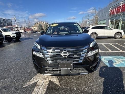 Used 2024 Nissan Rogue Platinum w/ Platinum Premium Package image 8