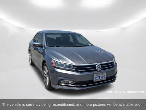 Used 2017 Volkswagen Passat 1.8T SEL Premium FWD image 3