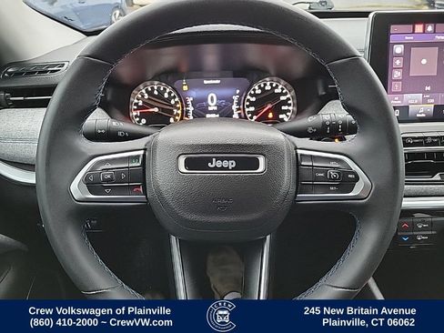 Used 2022 Jeep Compass Latitude AWD/4WD image 5