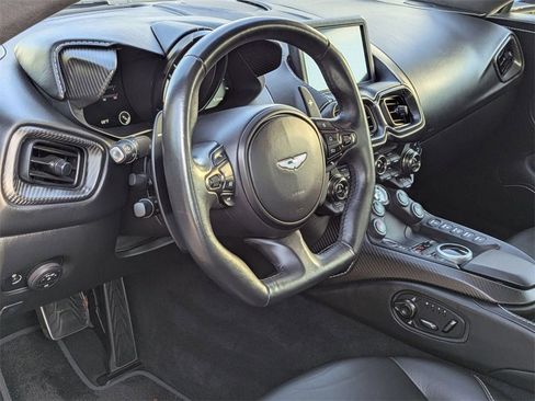 Used 2019 Aston Martin V8 Vantage Coupe image 4