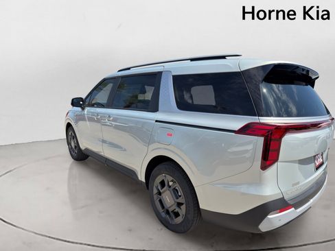 New 2026 Kia Carnival EX FWD image 5