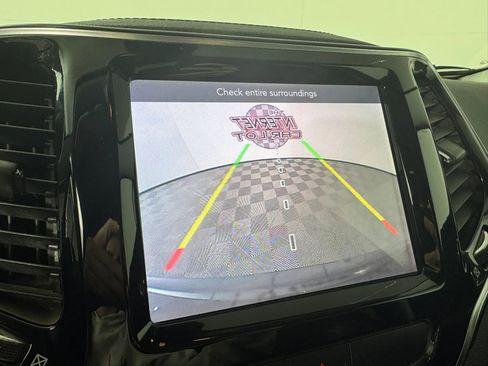 Used 2019 Jeep Cherokee Limited FWD image 18