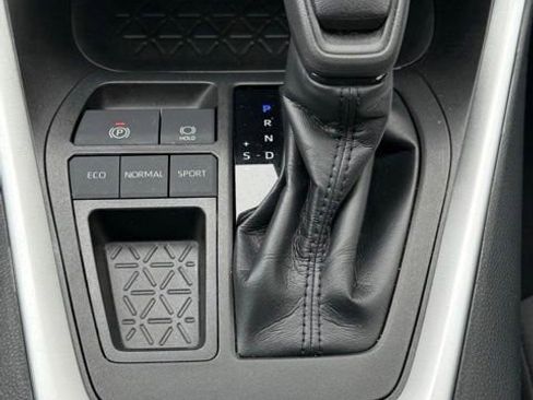 Used 2021 Toyota RAV4 LE w/ Carpet Mat Package (TMS) FWD image 19