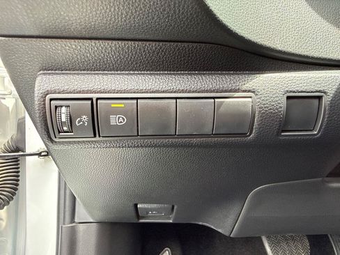 Used 2022 Toyota Corolla LE FWD image 12