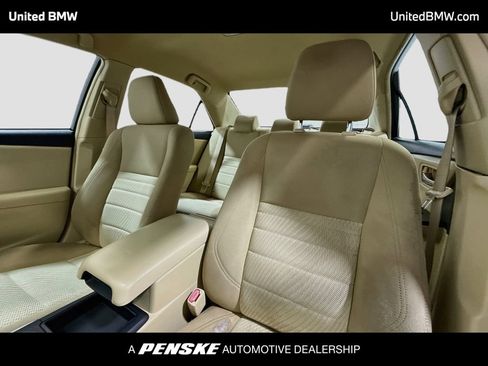 Used 2017 Toyota Camry LE FWD image 12