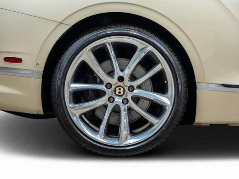 Used 2020 Bentley Continental GT image 24