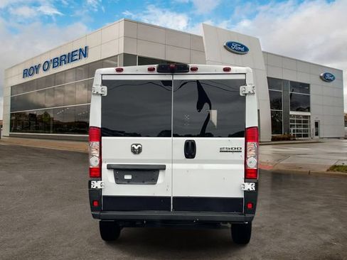 Used 2025 RAM ProMaster 2500 w/ U-Haul Equipment Group FWD image 4