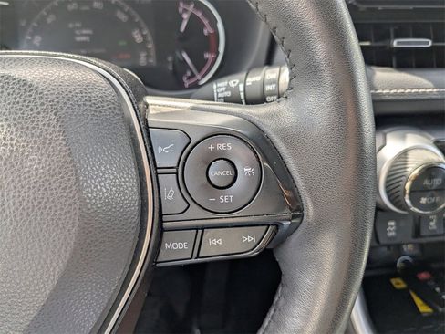 Used 2023 Toyota RAV4 XLE Premium image 22