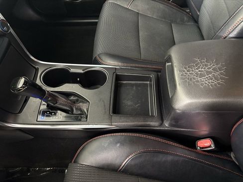 Used 2016 Toyota Camry SE image 29