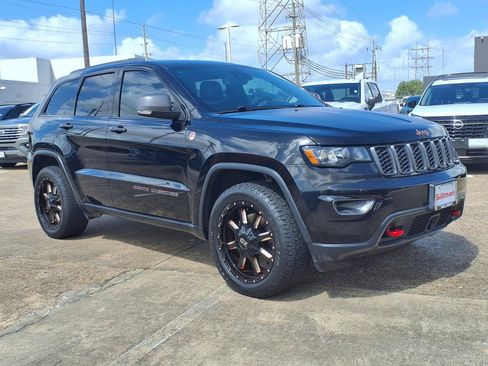 Used 2018 Jeep Grand Cherokee Trailhawk AWD/4WD image 2