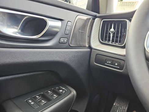 Certified 2025 Volvo XC60 T8 Plus w/ Protection Package Premier AWD/4WD image 32