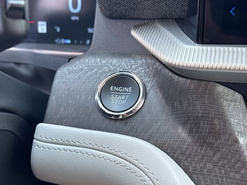 Used 2025 Ford Explorer Platinum w/ Ultimate Package image 30