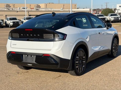 New 2026 Nissan Leaf Platinum+ image 6