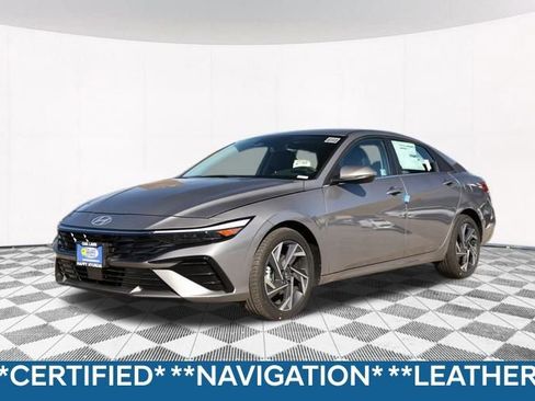 Used 2025 Hyundai Elantra Limited FWD image 2