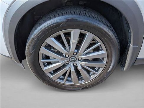 Used 2025 Nissan Pathfinder SL w/ SL Premium Package FWD image 24