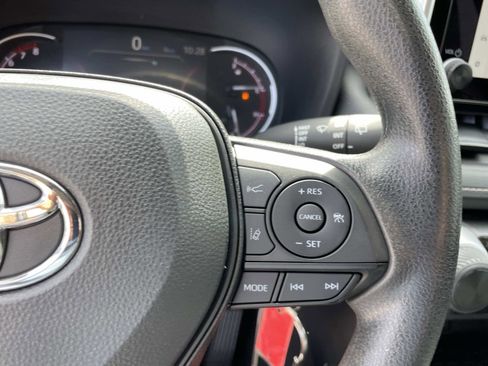 Used 2024 Toyota RAV4 LE FWD image 19