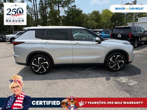 Used 2023 Mitsubishi Outlander SE FWD image 8