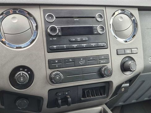 Used 2011 Ford F250 XLT w/ XLT Premium Pkg AWD/4WD image 22