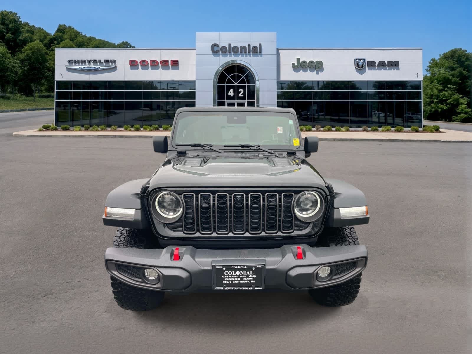Used 2024 Jeep Wrangler Unlimited Rubicon w/ Technology Group AWD/4WD image 9